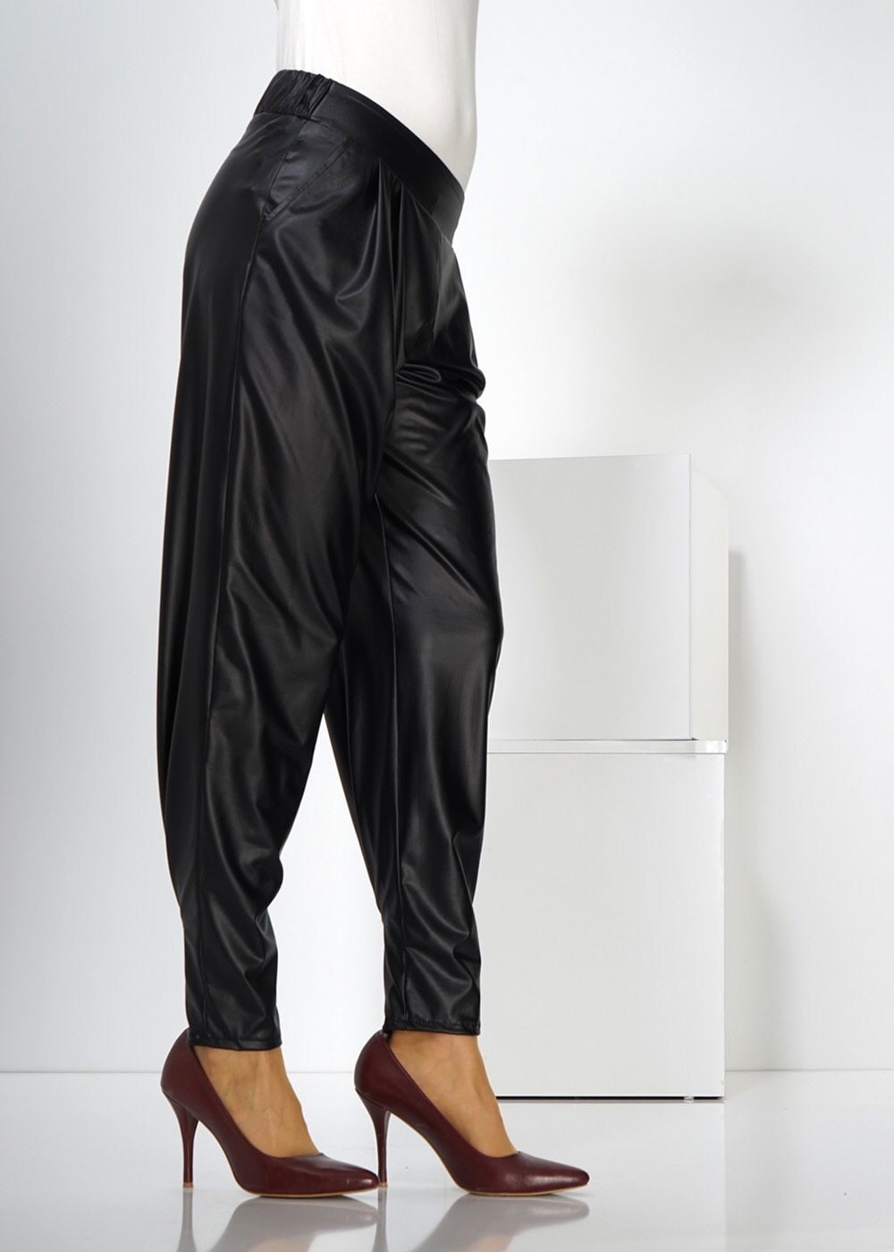 Tesettür giyim SİYAH PAÇASI FERMUARLI ŞALVAR KESİM PANTOLON 7799 