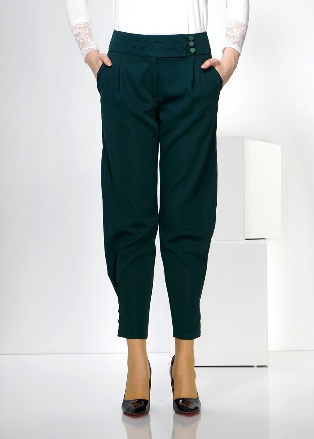 Tesettür giyim YEŞİL PAÇASI DÜĞME DETAYLI ŞALVAR KESİM PANTOLON 7806