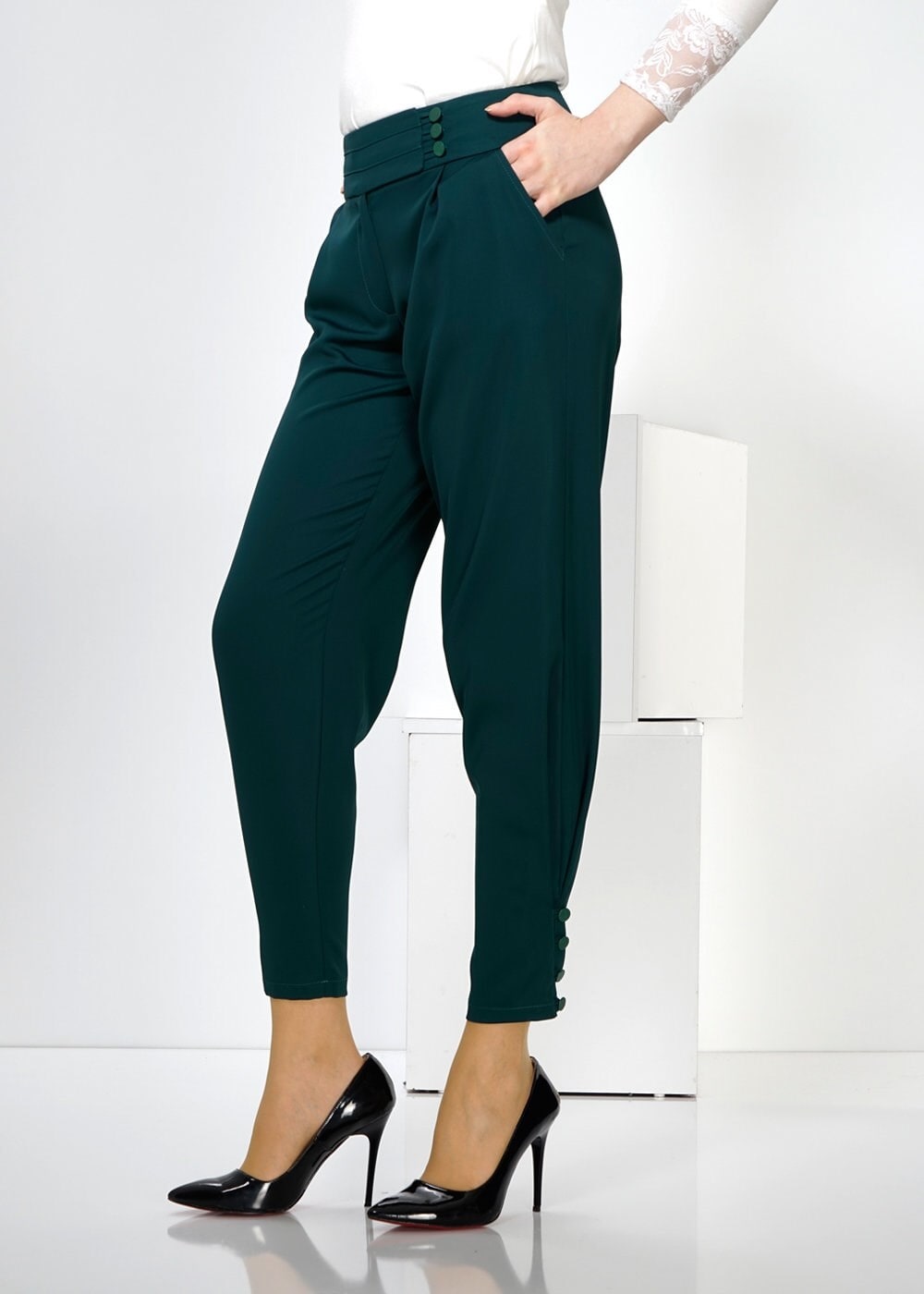 Tesettür giyim YEŞİL PAÇASI DÜĞME DETAYLI ŞALVAR KESİM PANTOLON 7806