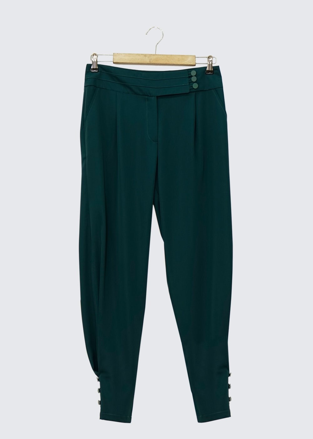 Tesettür giyim YEŞİL PAÇASI DÜĞME DETAYLI ŞALVAR KESİM PANTOLON 7806