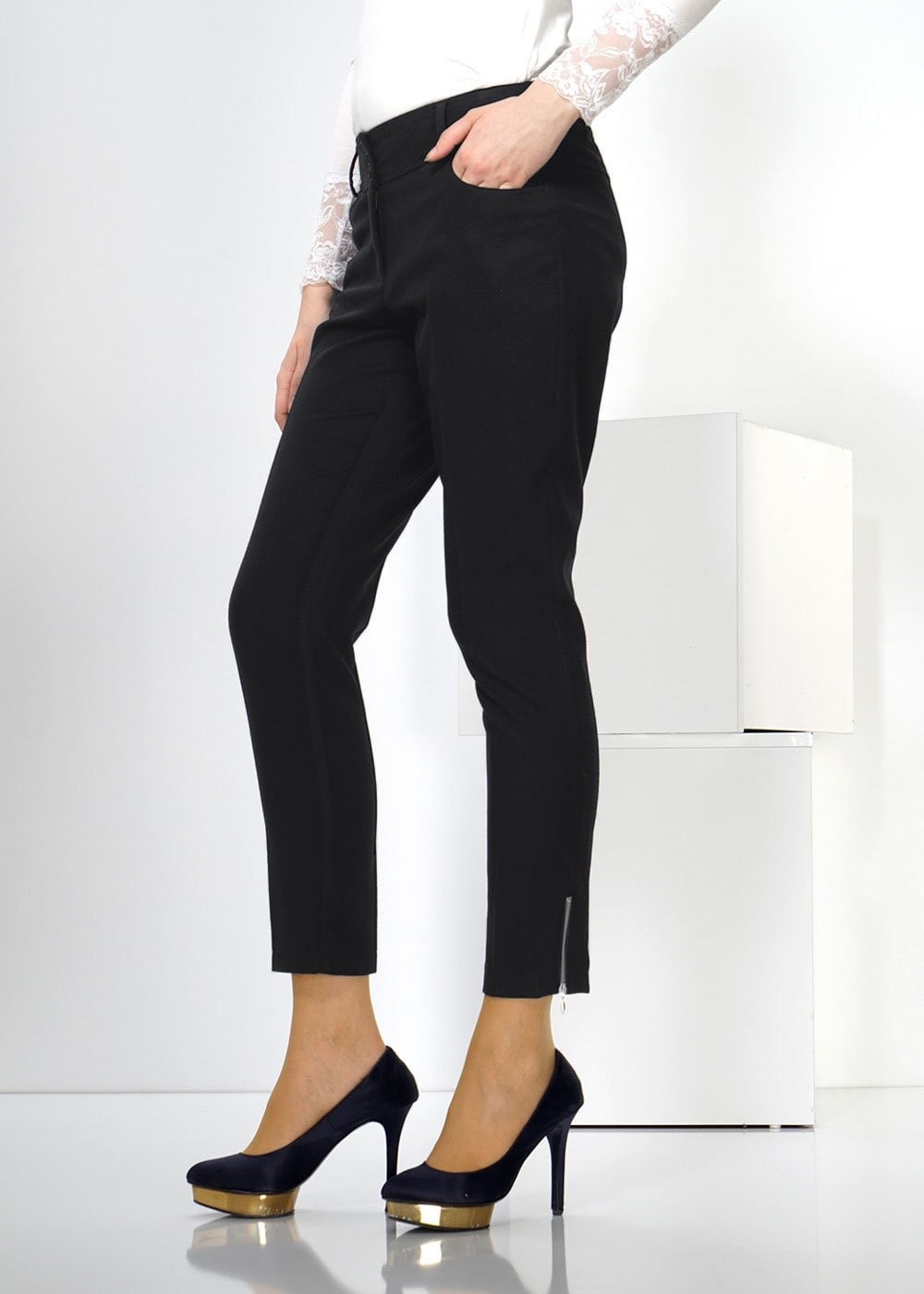 Tesettür giyim SİYAH PAÇASI FERMUARLI DÜŞÜK BEL PANTOLON 7813