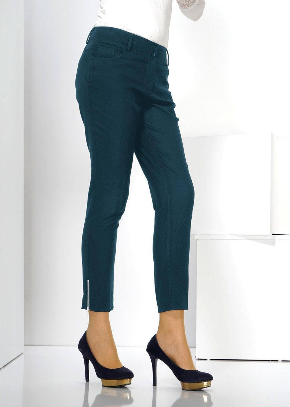 Tesettür giyim MAVİ PAÇASI FERMUARLI DÜŞÜK BEL PANTOLON 7813