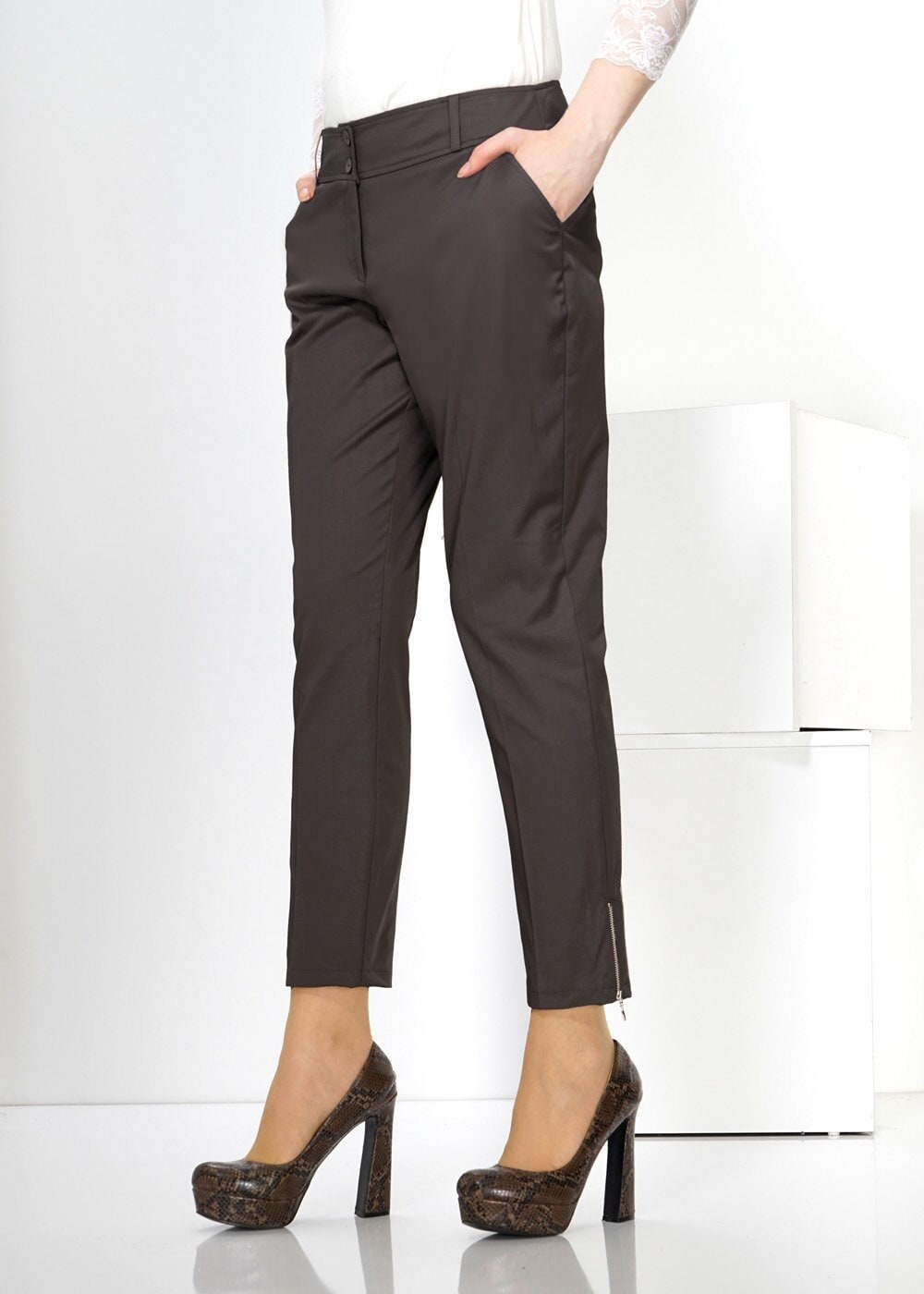 Tesettür giyim GRİ PAÇASI FERMUARLI DÜŞÜK BEL PANTOLON 7813