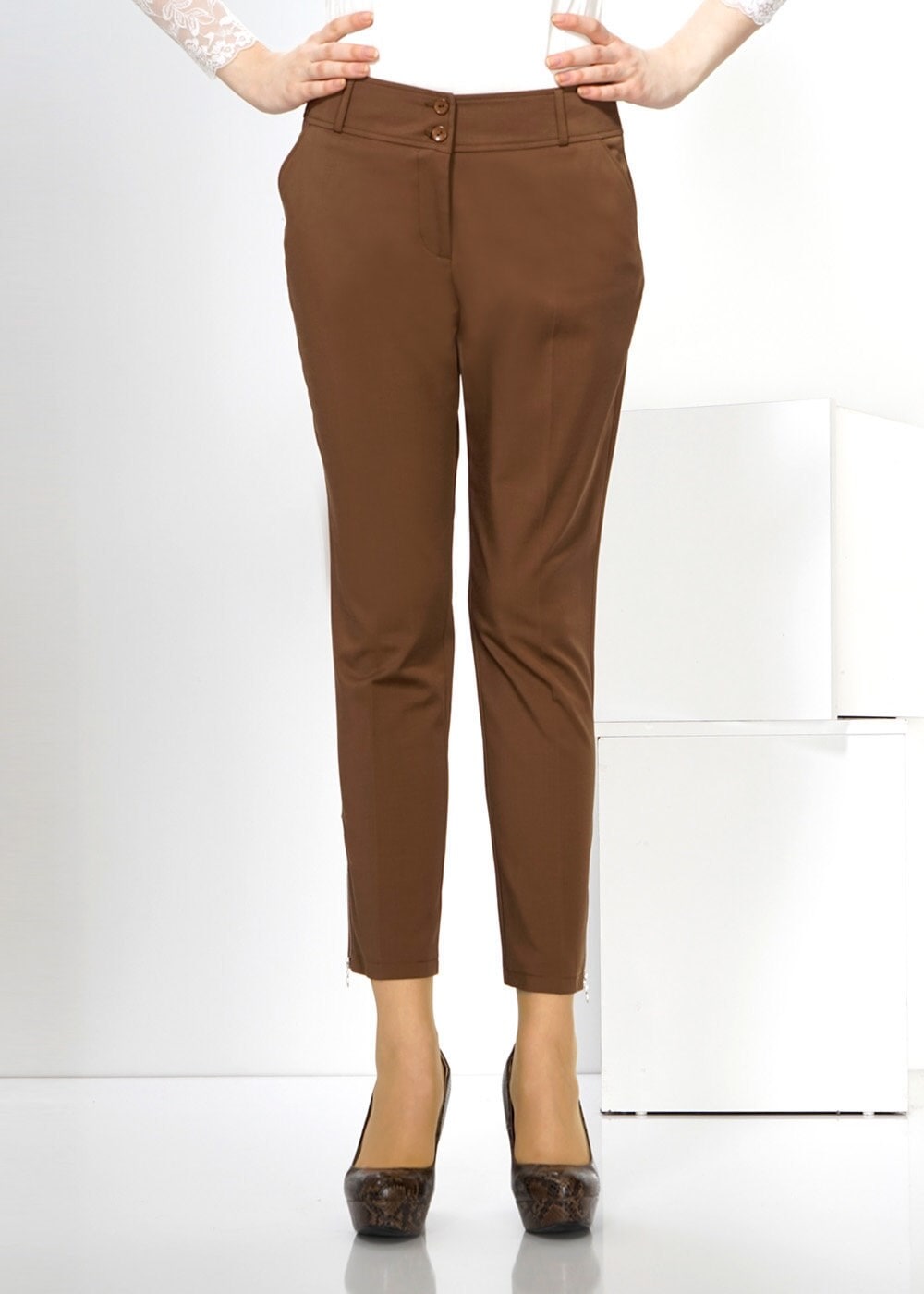 Tesettür giyim KAHVE PAÇASI FERMUAR DETAYLI PANTOLON 7813-1