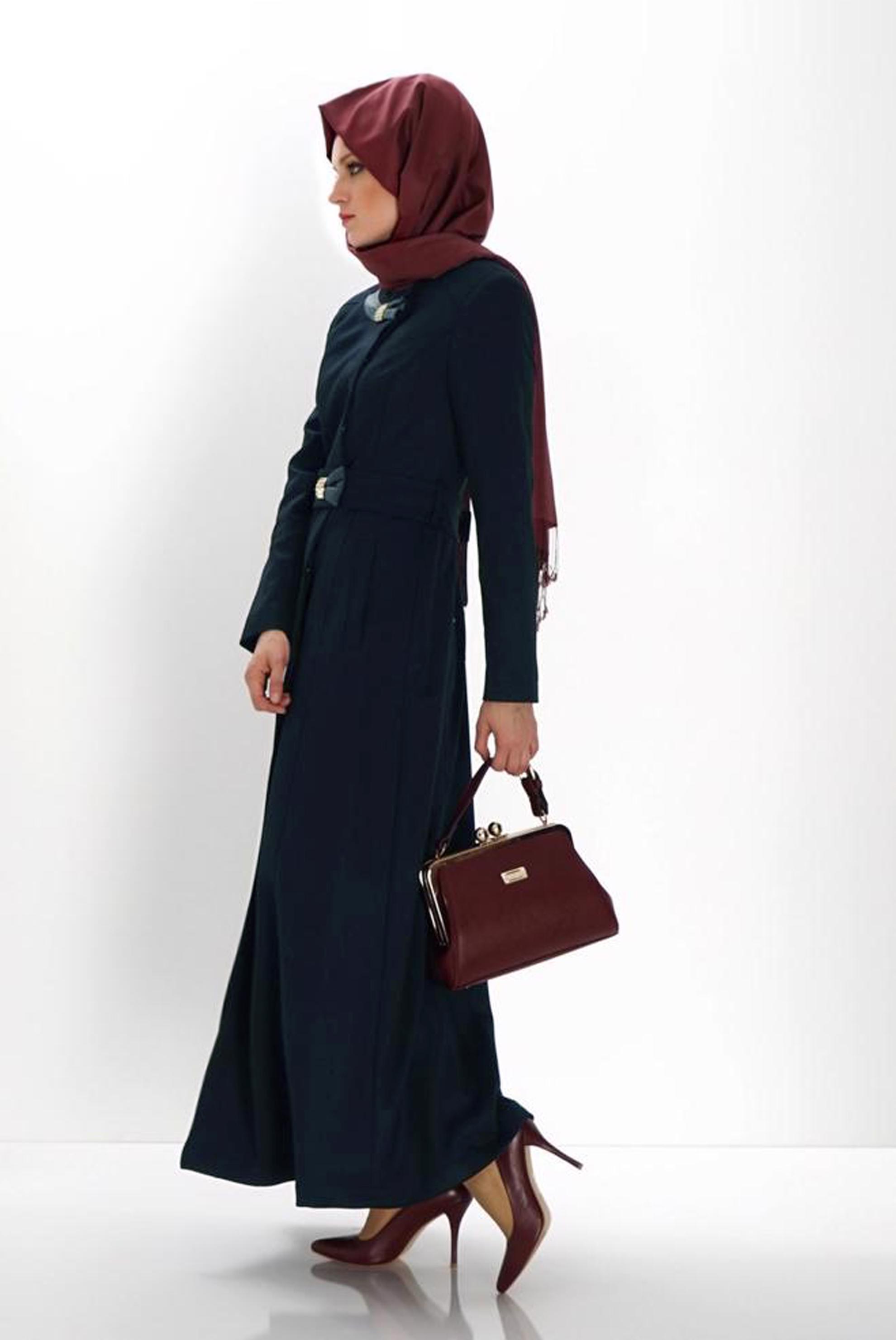 Tesettür giyim YEŞİL AKSESUAR DETAYLI DERİ KUŞAKLI PARDESÜ 1326  