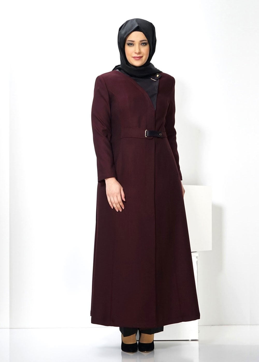 Vêtements hijab ROUGE BORDEAUX PARDESSUS AGRAFE À DEVANT 1358 