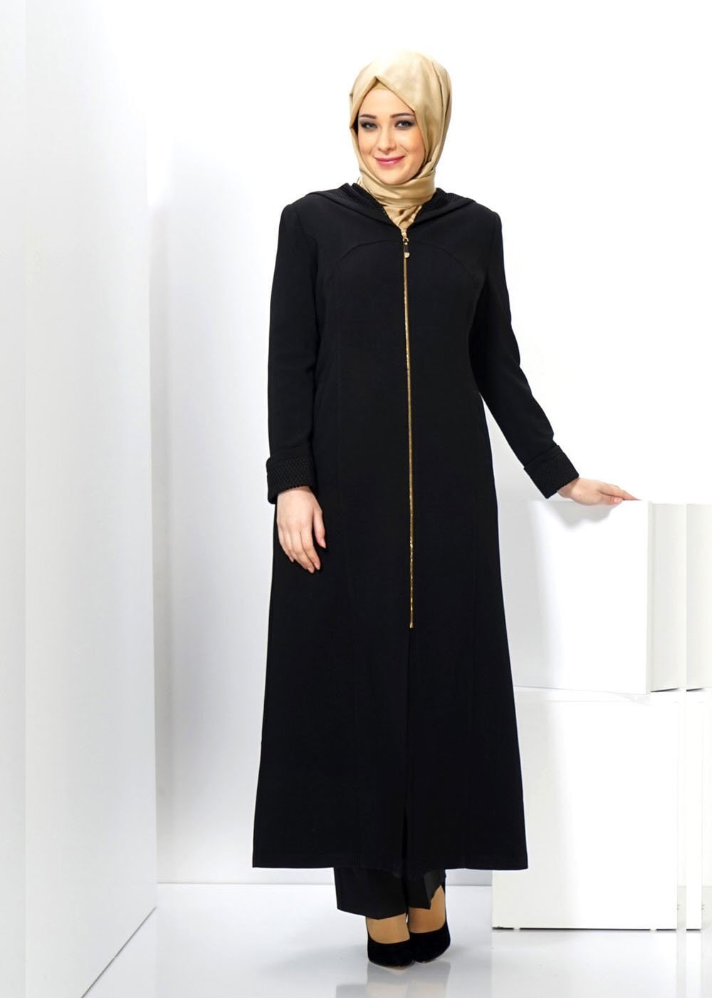 Tesettür giyim SİYAH KAPÜŞONLU PARDESÜ 1370