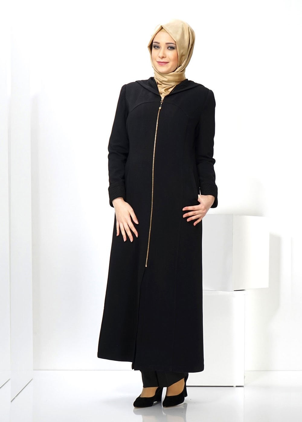 Tesettür giyim SİYAH KAPÜŞONLU PARDESÜ 1370