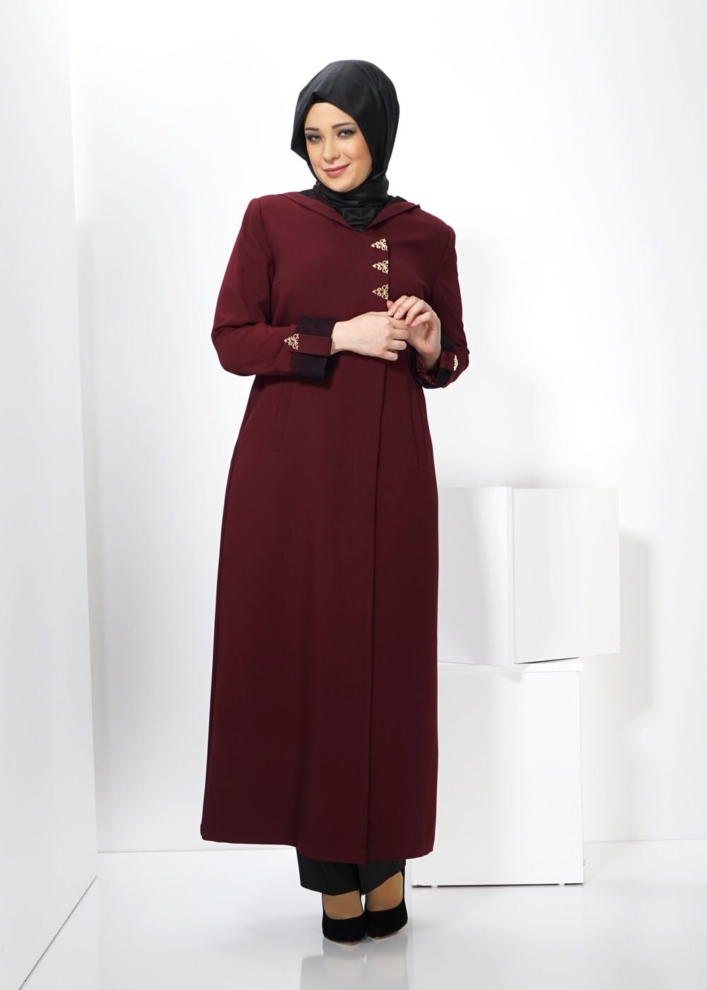 Tesettür giyim BORDO KAPÜŞONLU BÜYÜK BEDEN PARDESÜ 1371