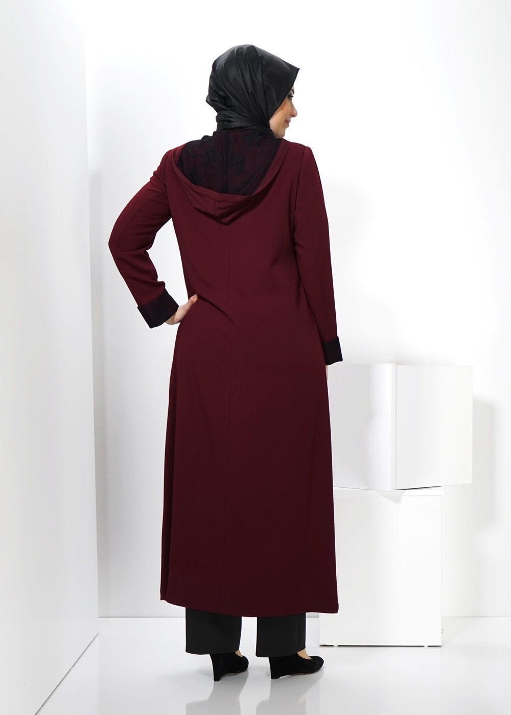 Tesettür giyim BORDO KAPÜŞONLU BÜYÜK BEDEN PARDESÜ 1371