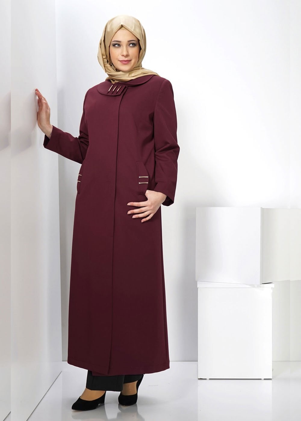 Vêtements hijab ROUGE BORDEAUX PARDESSUS À COL CLAUDINE 1400 