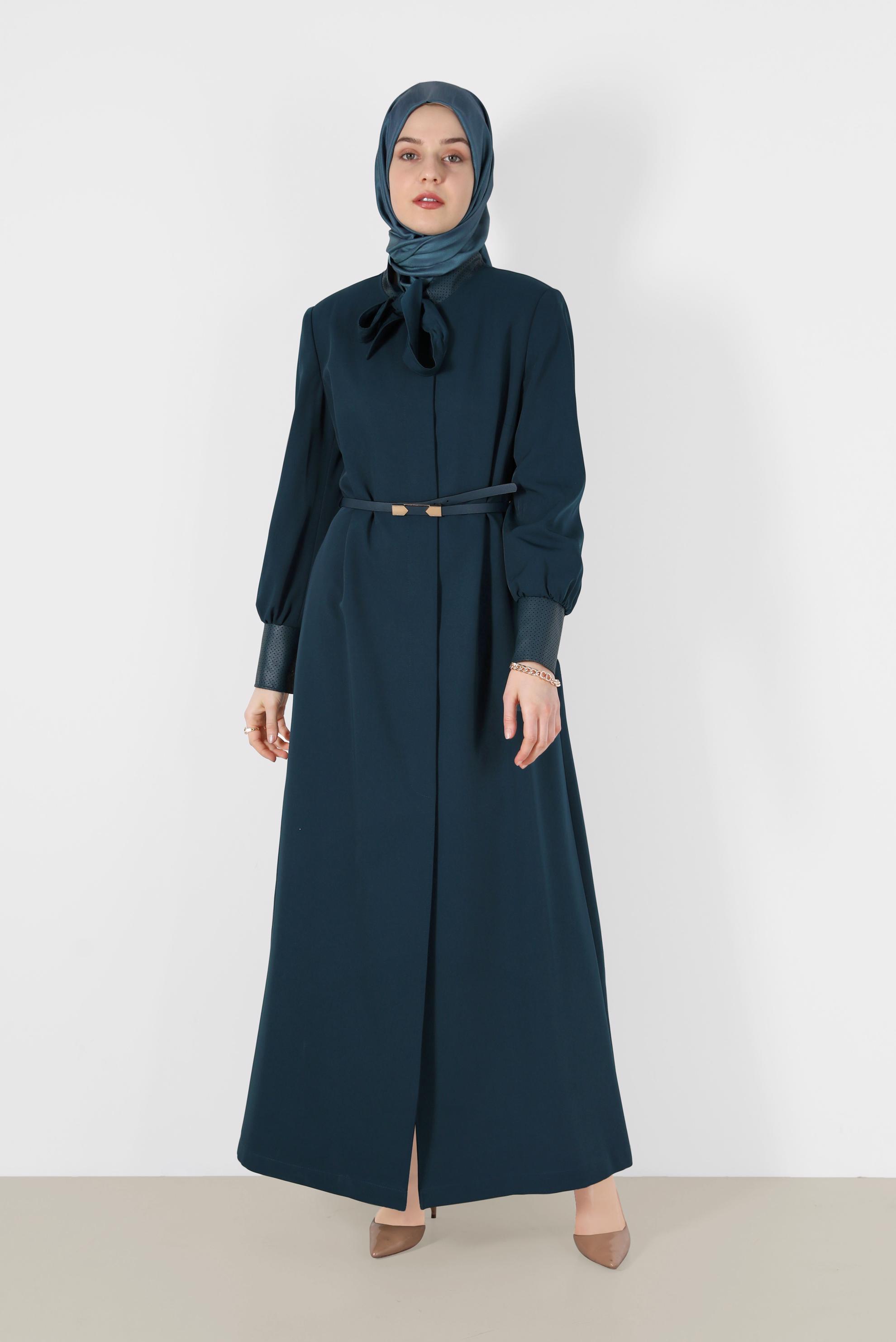 Tesettür giyim YEŞİL YAKASI BAĞLAMA DETAYLI PARDESÜ 1403 