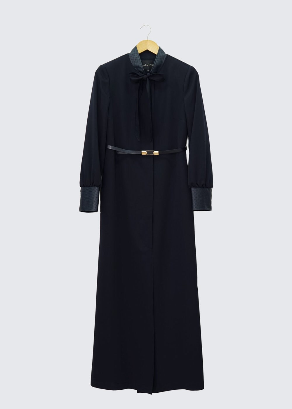 Tesettür giyim LACİVERT YAKASI BAĞLAMA DETAYLI PARDESÜ 1403 