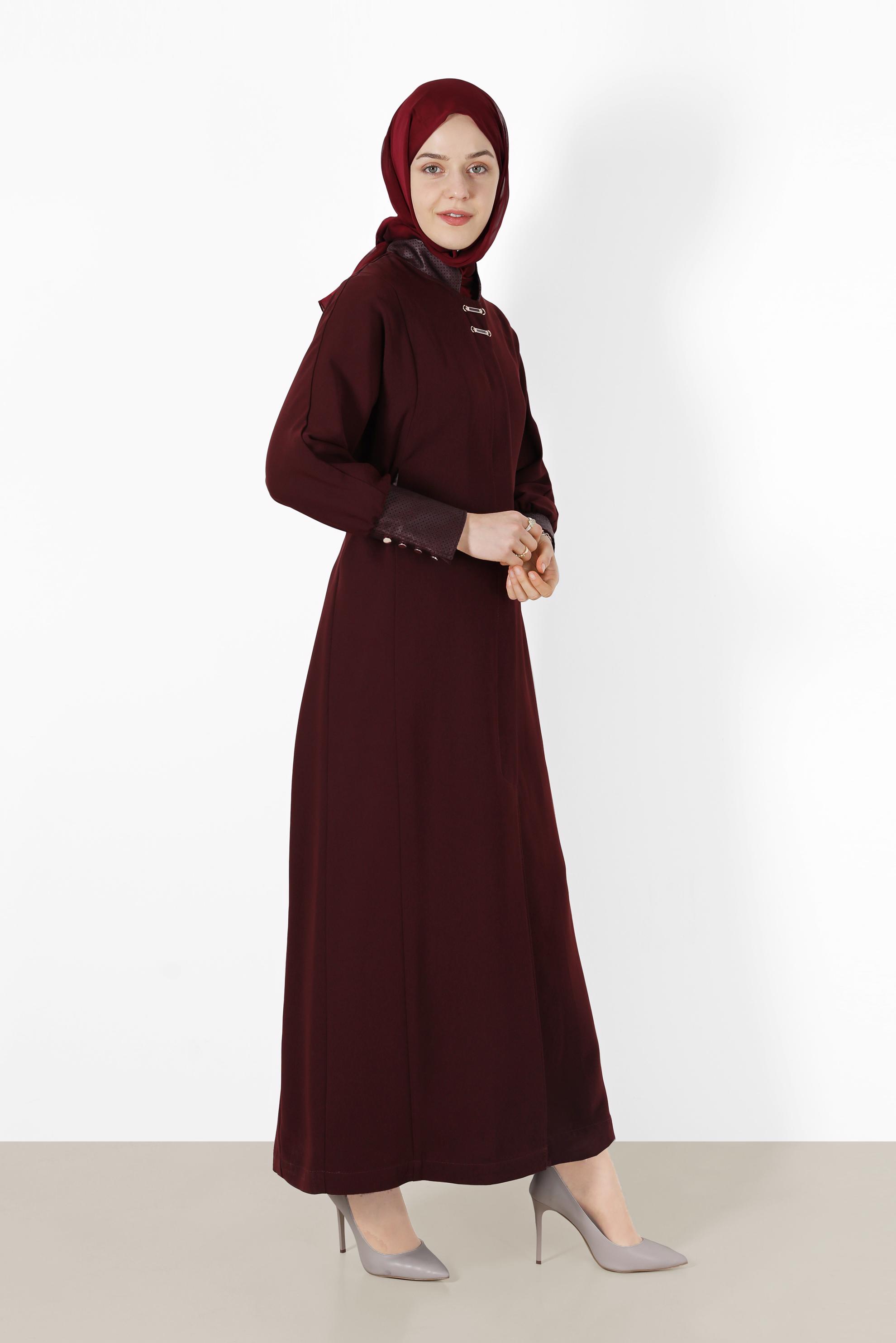 Tesettür giyim MÜRDÜM MANŞETLERİ DERİ DETAYLI HAKİM YAKA PARDESÜ 1407 