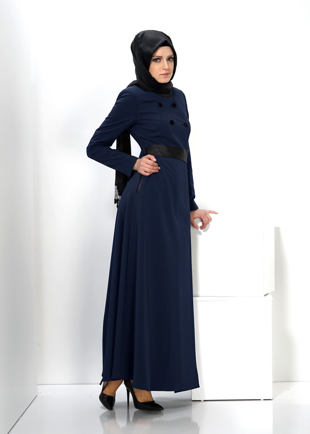 Tesettür giyim LACİVERT DÜĞMELİ PARDESÜ 1420