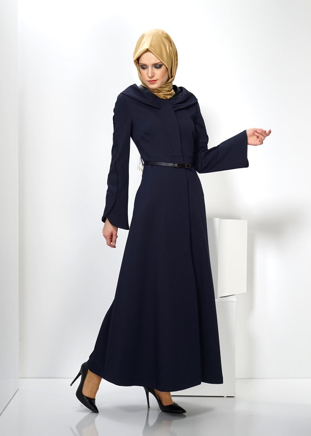 Tesettür giyim LACİVERT DÜĞMELİ PARDESÜ 1425