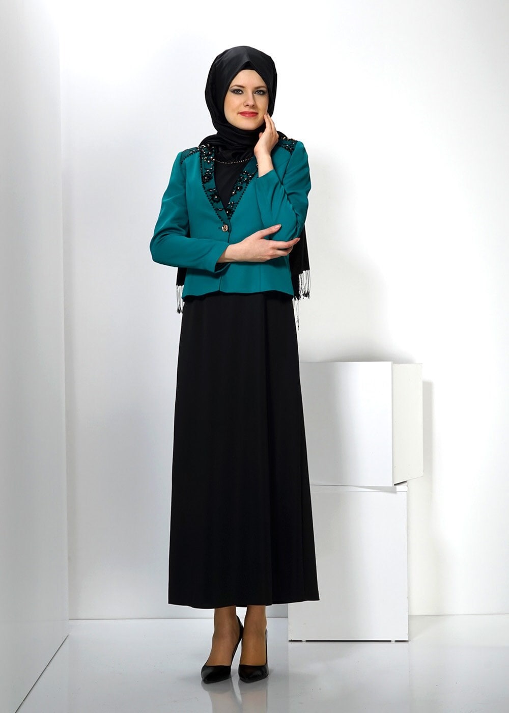 Tesettür giyim MAVİ İŞLEMELİ ELBİSELİ TAKIM 3032