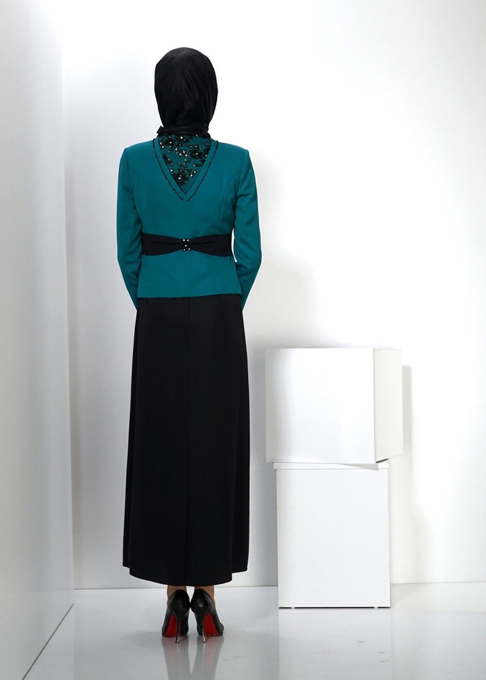 Tesettür giyim MAVİ İŞLEMELİ ELBİSELİ TAKIM 3032