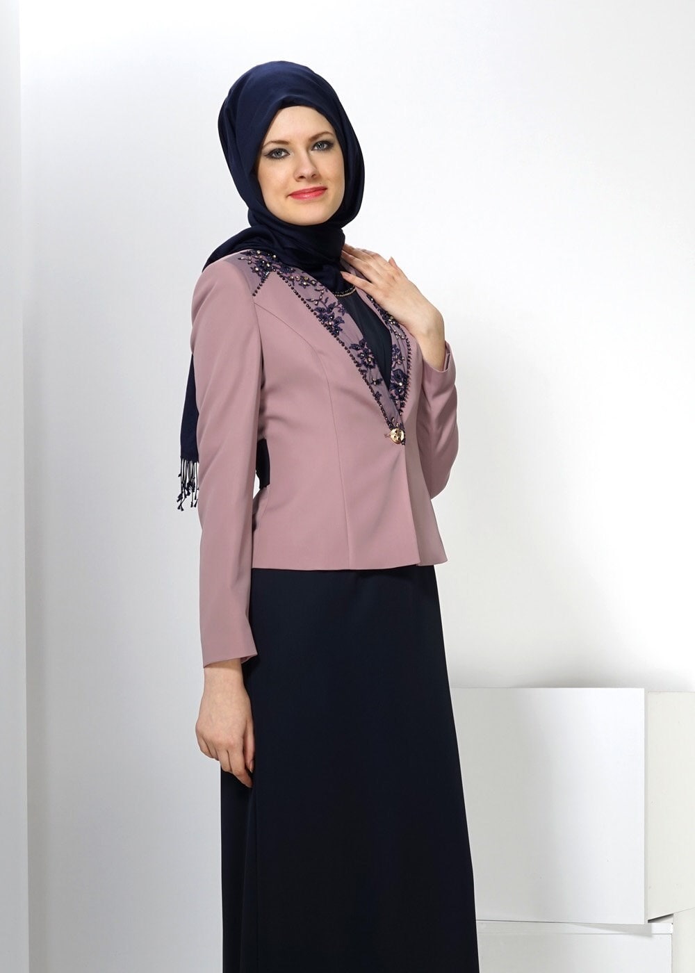 Tesettür giyim PEMBE İŞLEMELİ ELBİSELİ TAKIM 3032