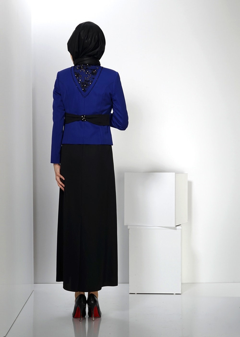 Tesettür giyim MAVİ İŞLEMELİ ELBİSELİ TAKIM 3032