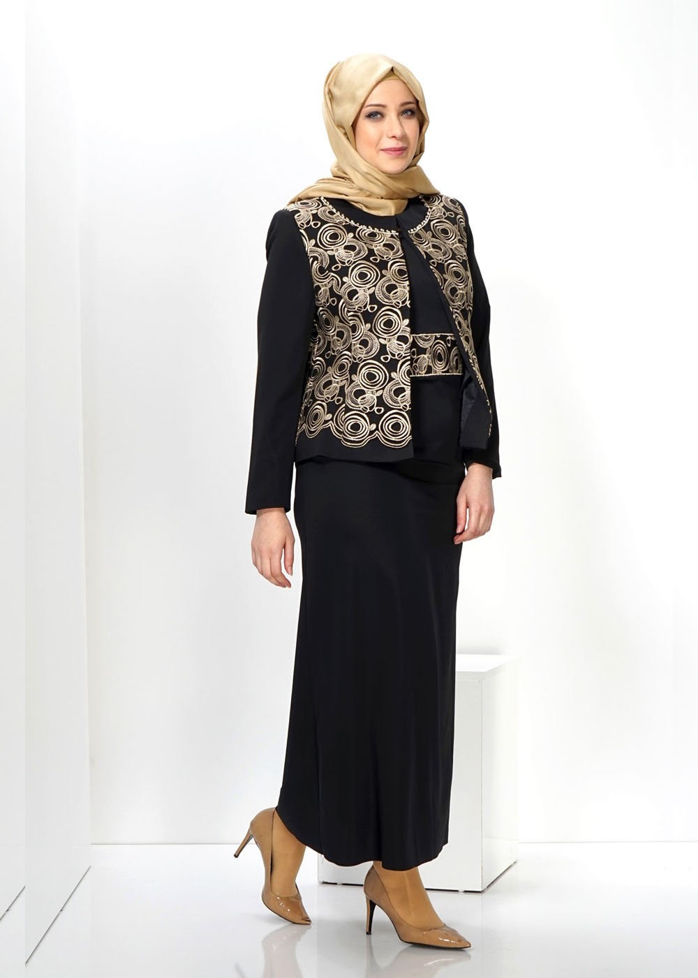 Vêtements hijab NOIR COSTUME & ROBE EMBELLIS 3069 