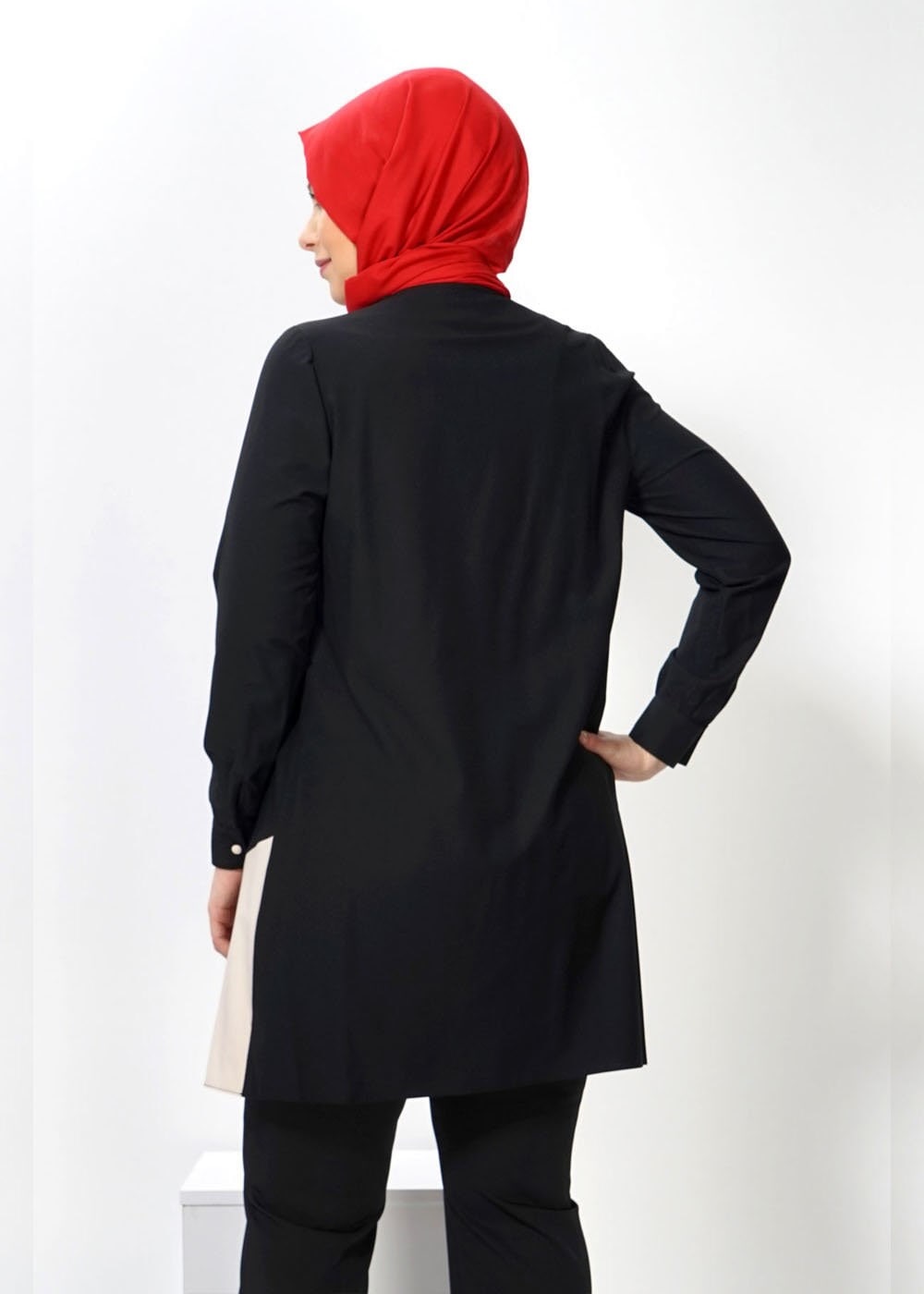 Tesettür giyim SİYAH RENK BLOKLU TUNİK 2421 