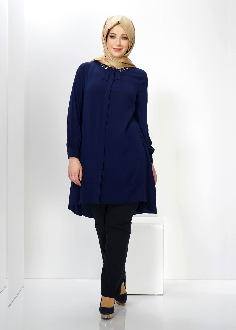 Tesettür giyim LACİVERT ASİMETRİK KESİM TUNİK 2426
