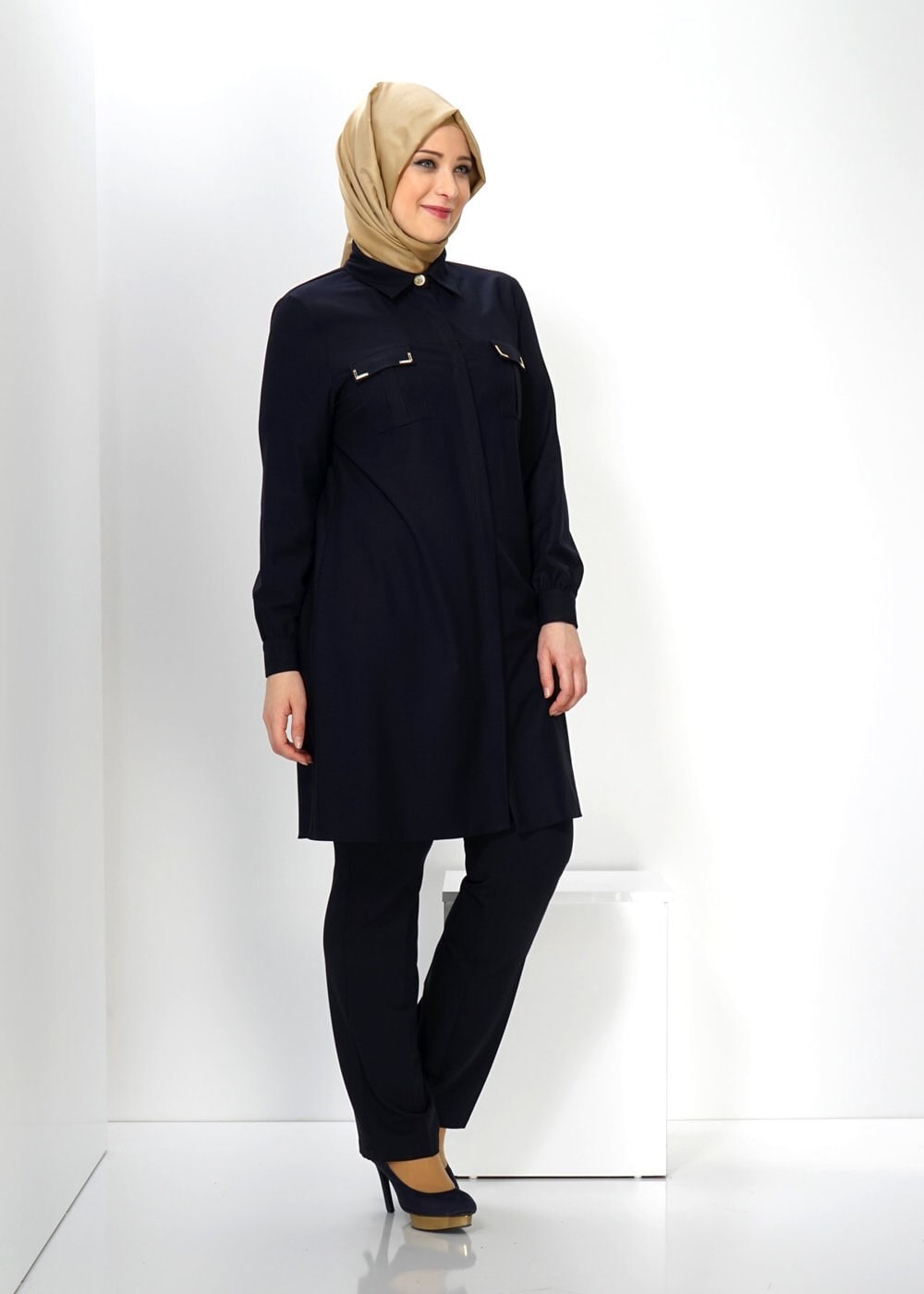 Tesettür giyim LACİVERT GÖMLEK YAKA TUNİK 2427