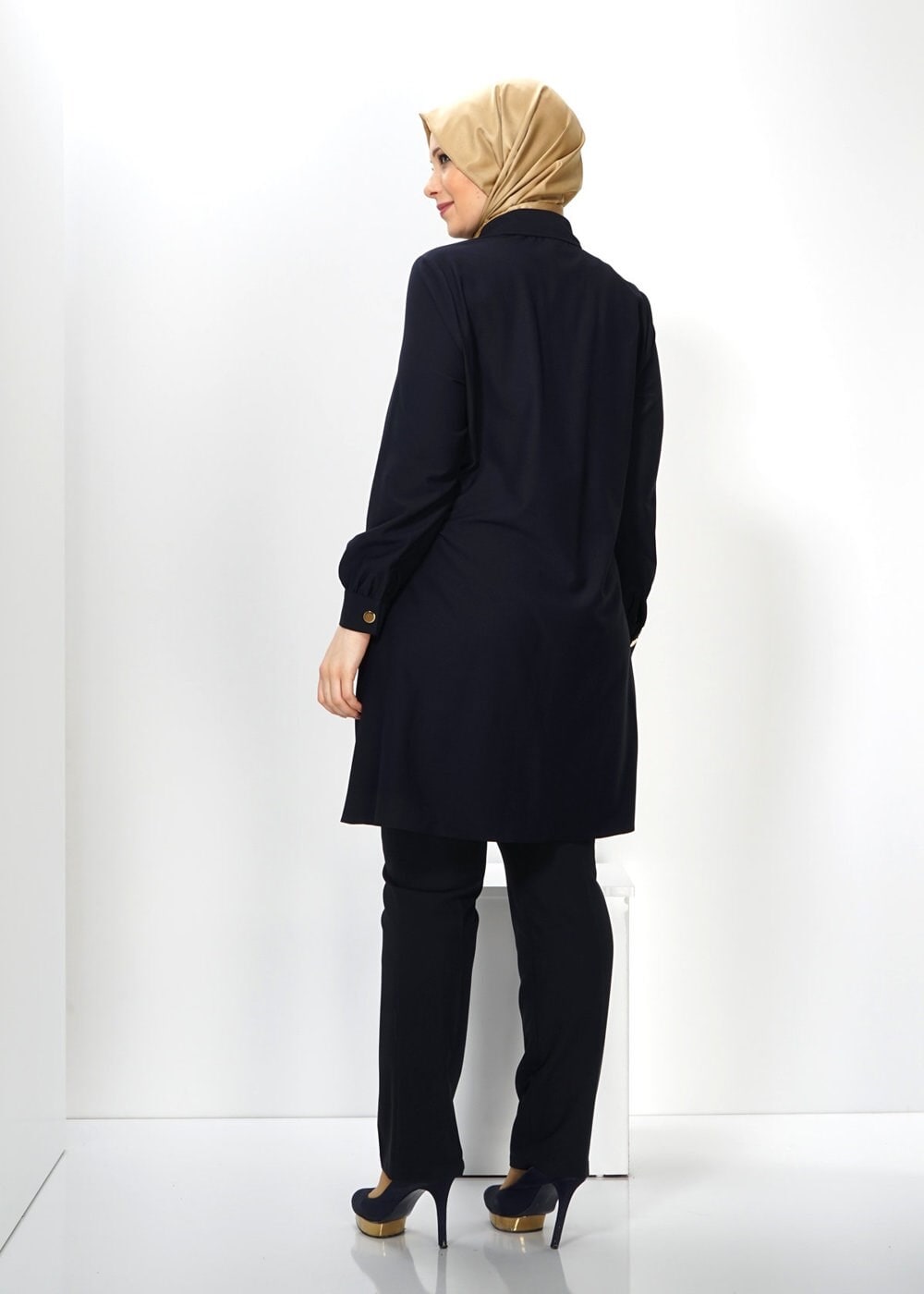 Tesettür giyim LACİVERT GÖMLEK YAKA TUNİK 2427