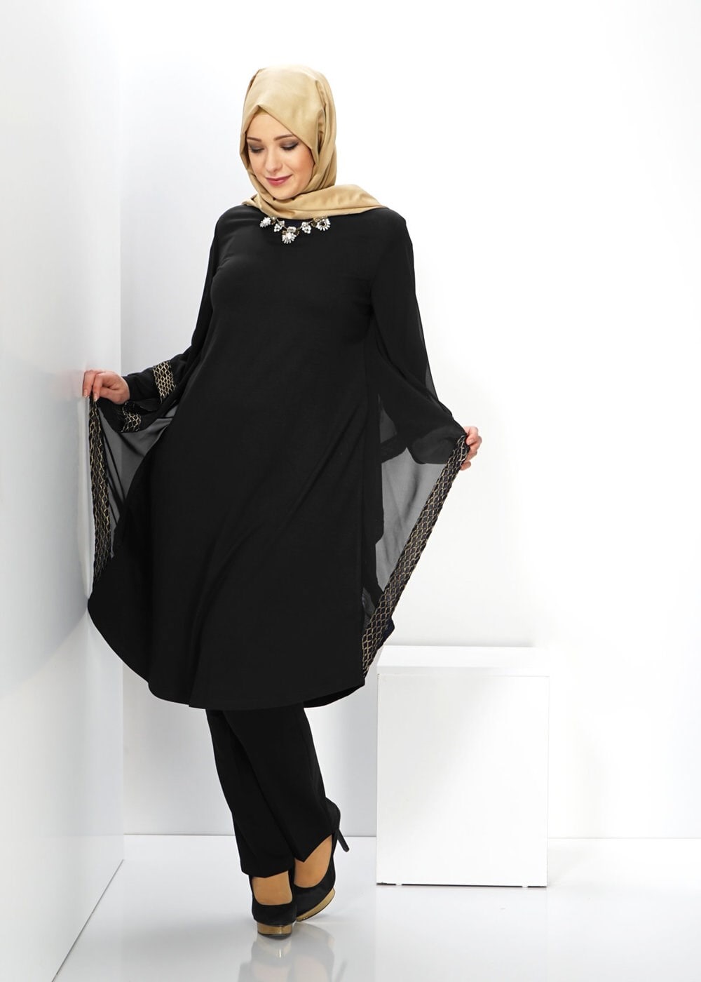 Tesettür giyim SİYAH PANÇO TUNİK 2431 