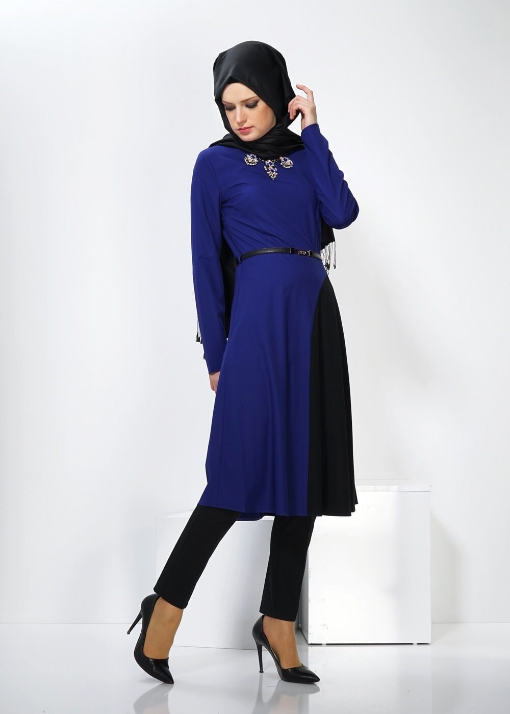 Tesettür giyim MAVİ RENK BLOKLU TUNİK 4320