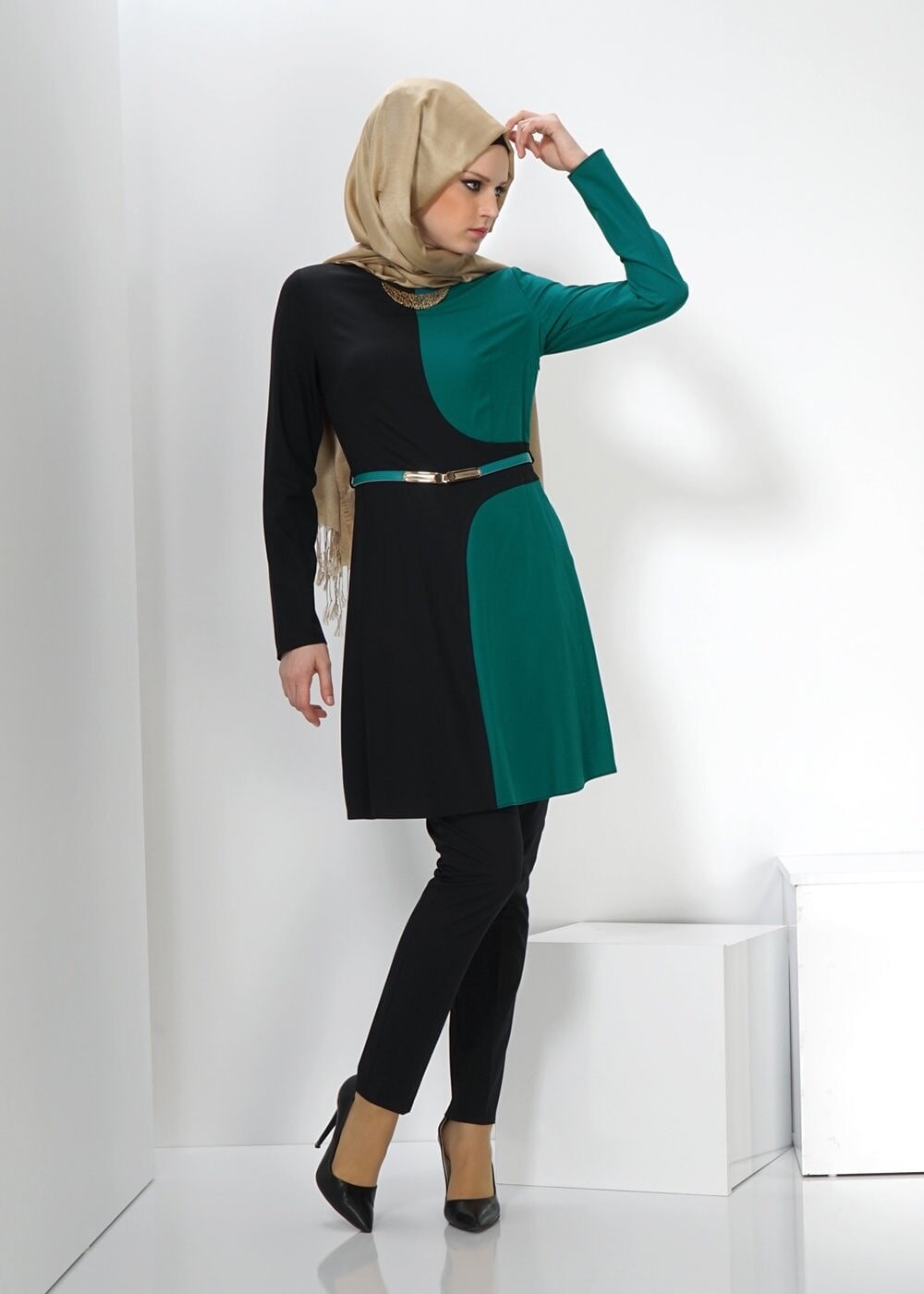 Tesettür giyim YEŞİL İKİ RENKLİ TUNİK 4322