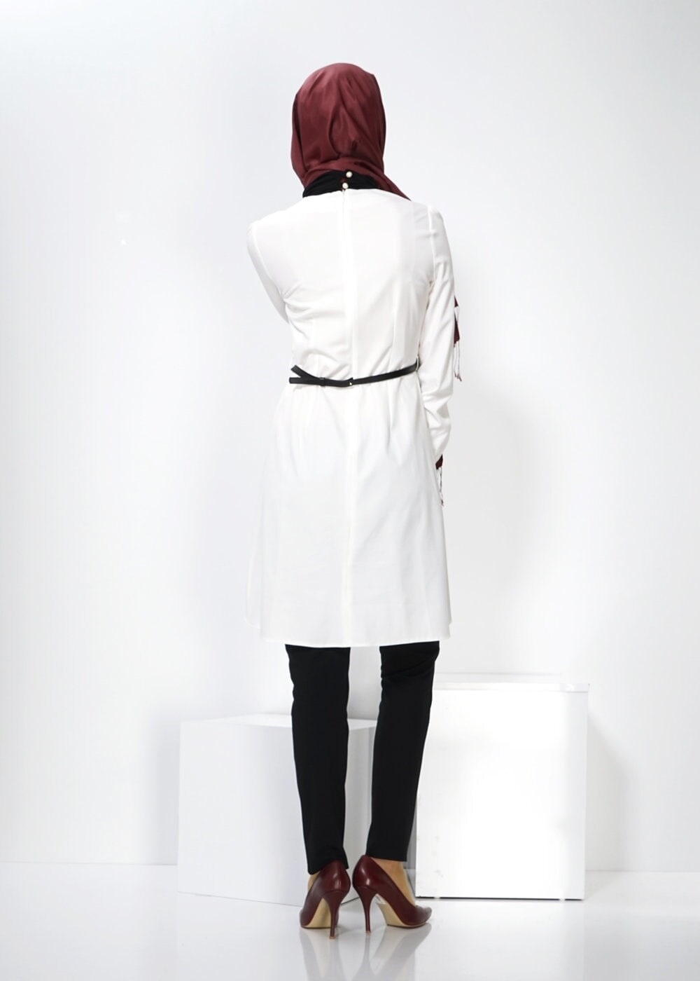 Tesettür giyim BEYAZ YAKASI BAĞLAMA DETAYLI TUNİK 4324 