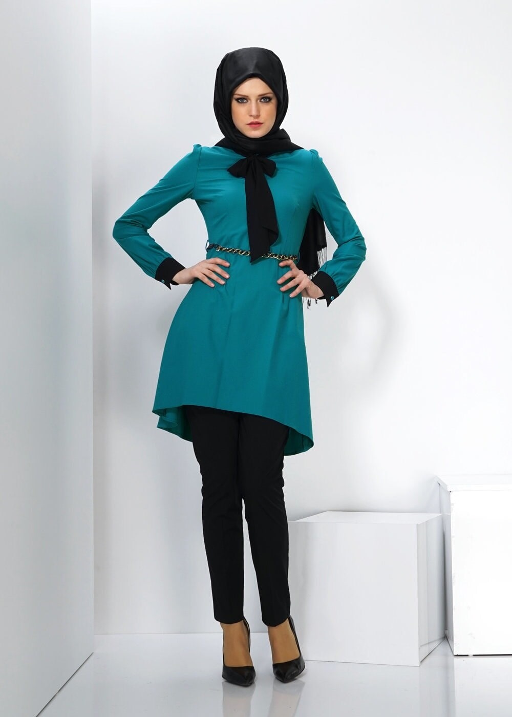 Tesettür giyim MAVİ YAKASI BAĞLAMA DETAYLI TUNİK 4324 