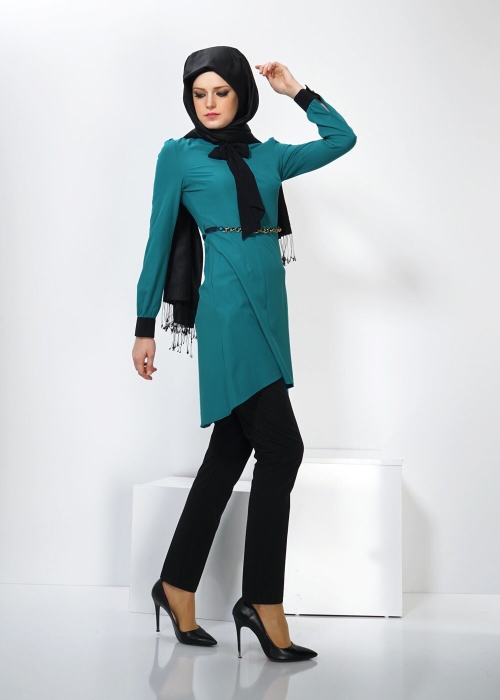 Tesettür giyim MAVİ YAKASI BAĞLAMA DETAYLI TUNİK 4324 