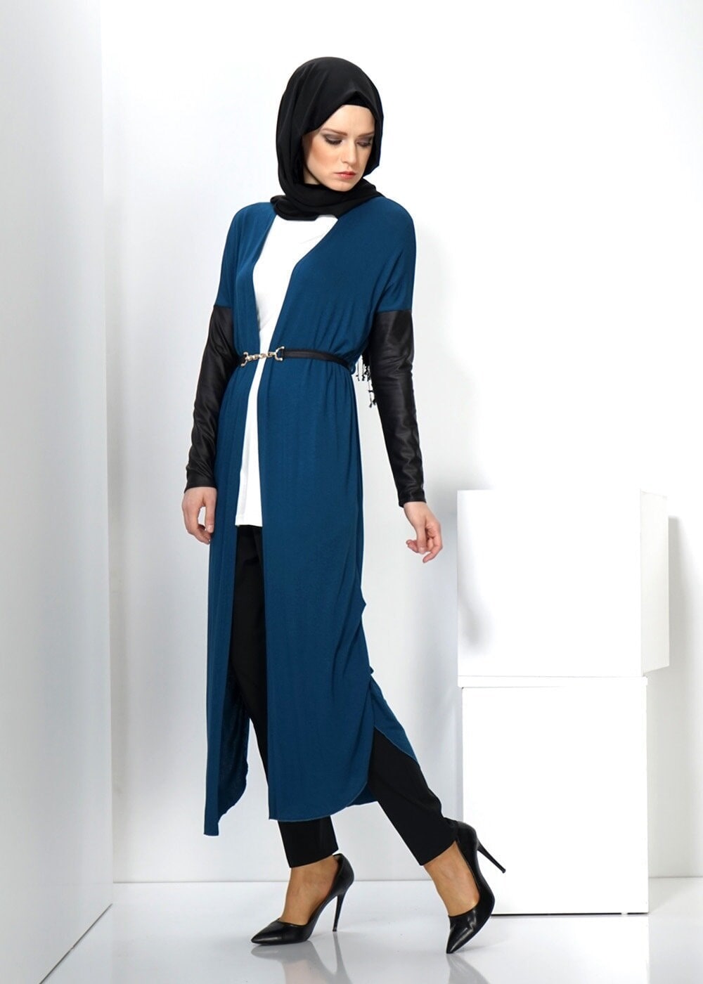Tesettür giyim MAVİ KOLU SUNİ DERİ TUNİK 4352