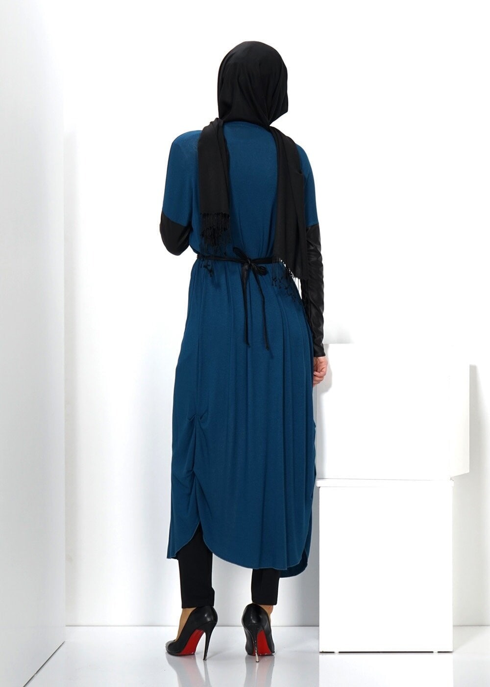 Tesettür giyim MAVİ KOLU SUNİ DERİ TUNİK 4352