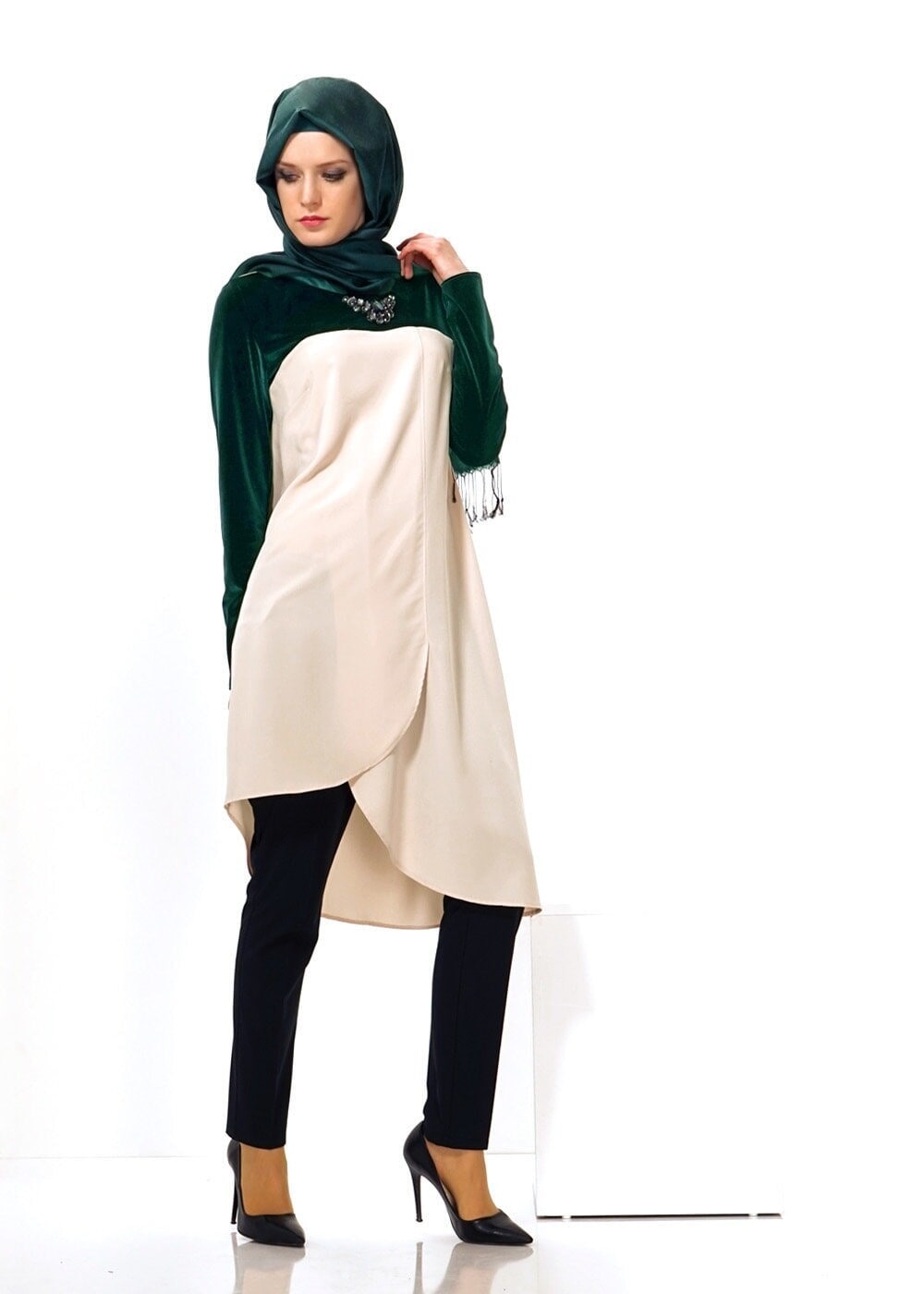 Tesettür giyim BEJ ASİMETRİK KESİM TUNİK 4391