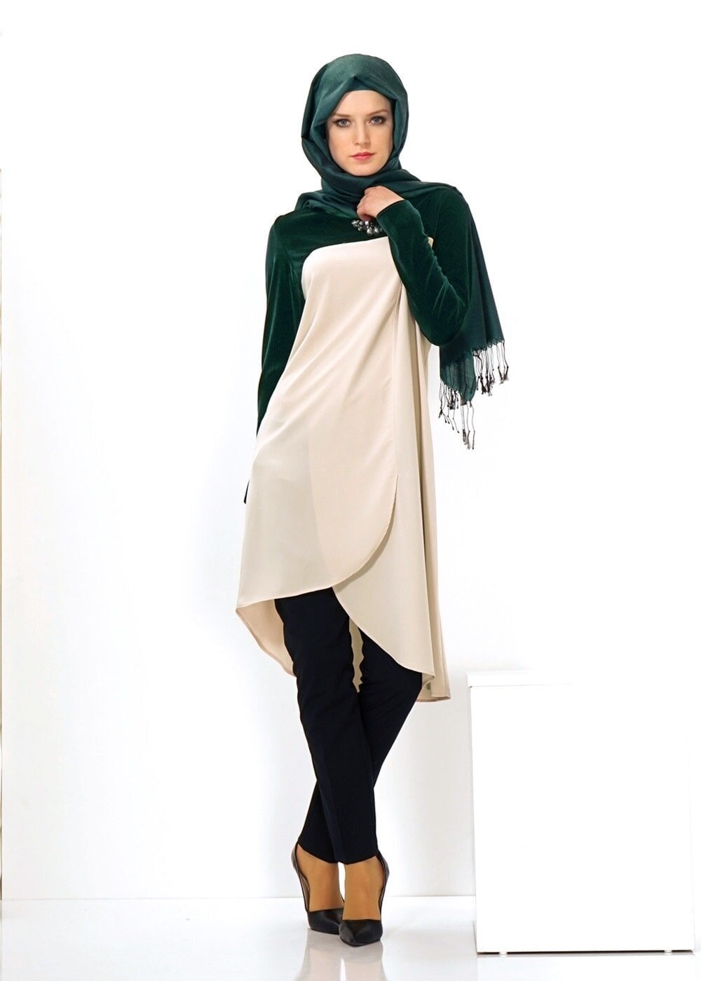 Tesettür giyim BEJ ASİMETRİK KESİM TUNİK 4391