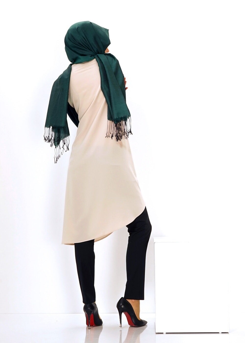 Tesettür giyim BEJ ASİMETRİK KESİM TUNİK 4391