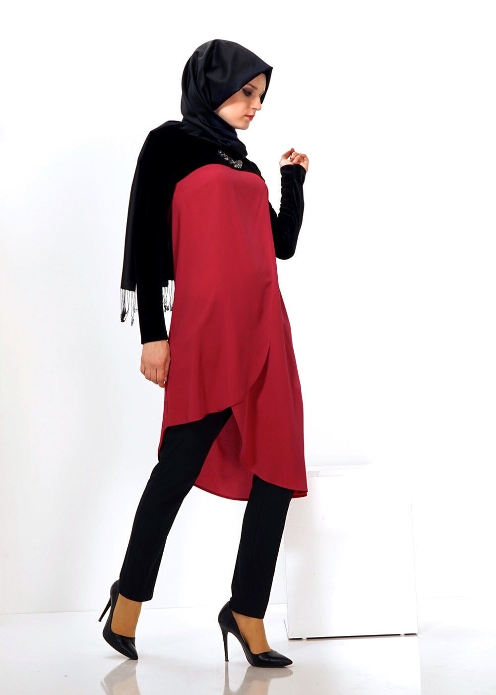 Tesettür giyim BORDO ASİMETRİK KESİM TUNİK 4391