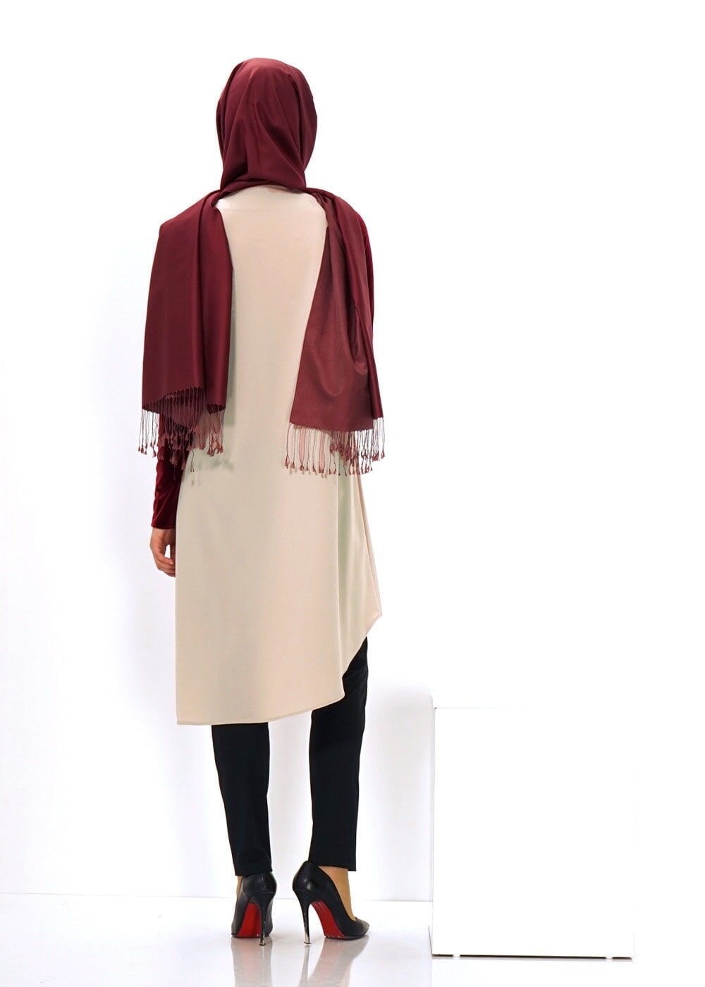 Tesettür giyim BEJ ASİMETRİK KESİM TUNİK 4391