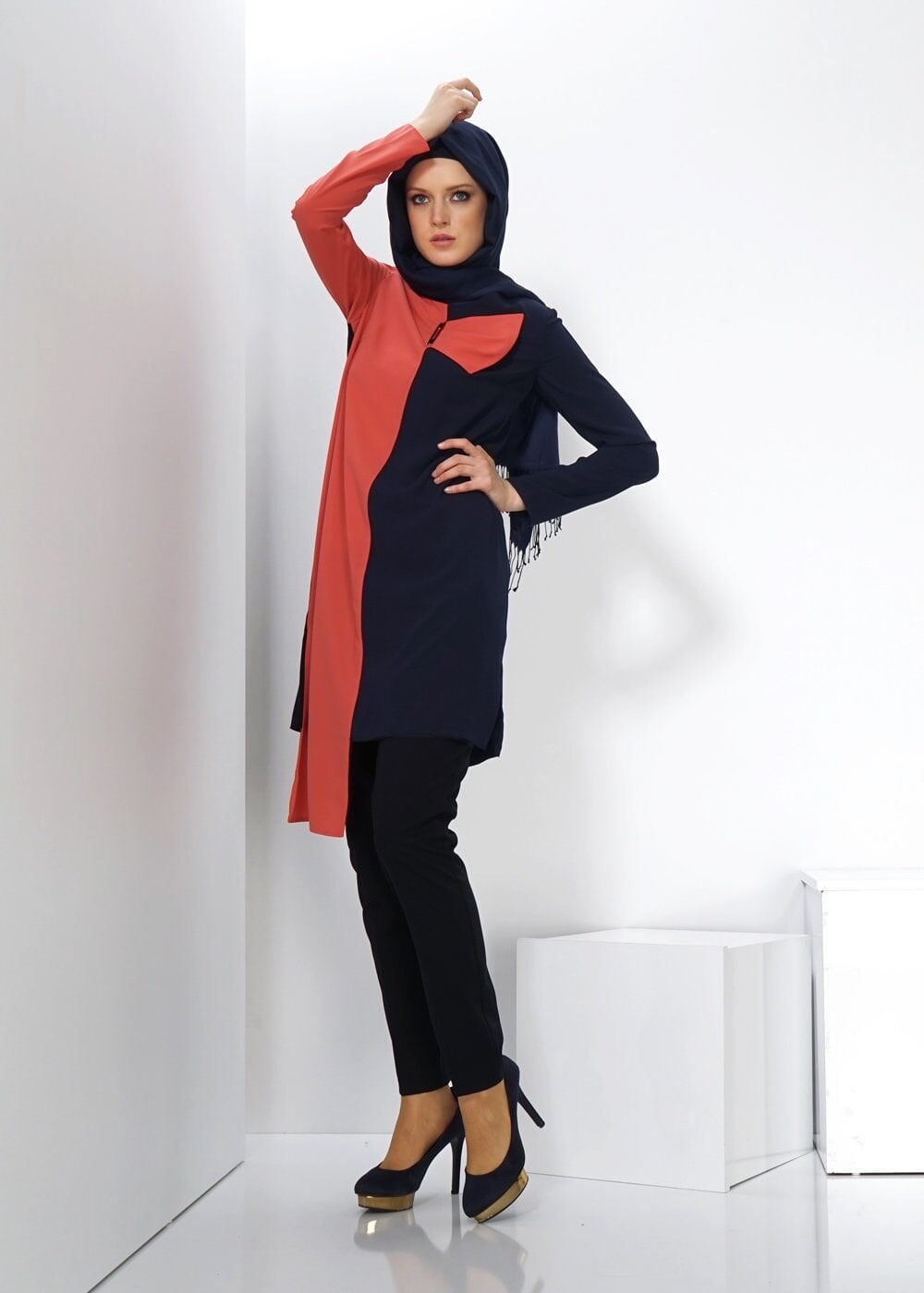 Tesettür giyim LACİVERT RENK BLOKLU TUNİK 4393
