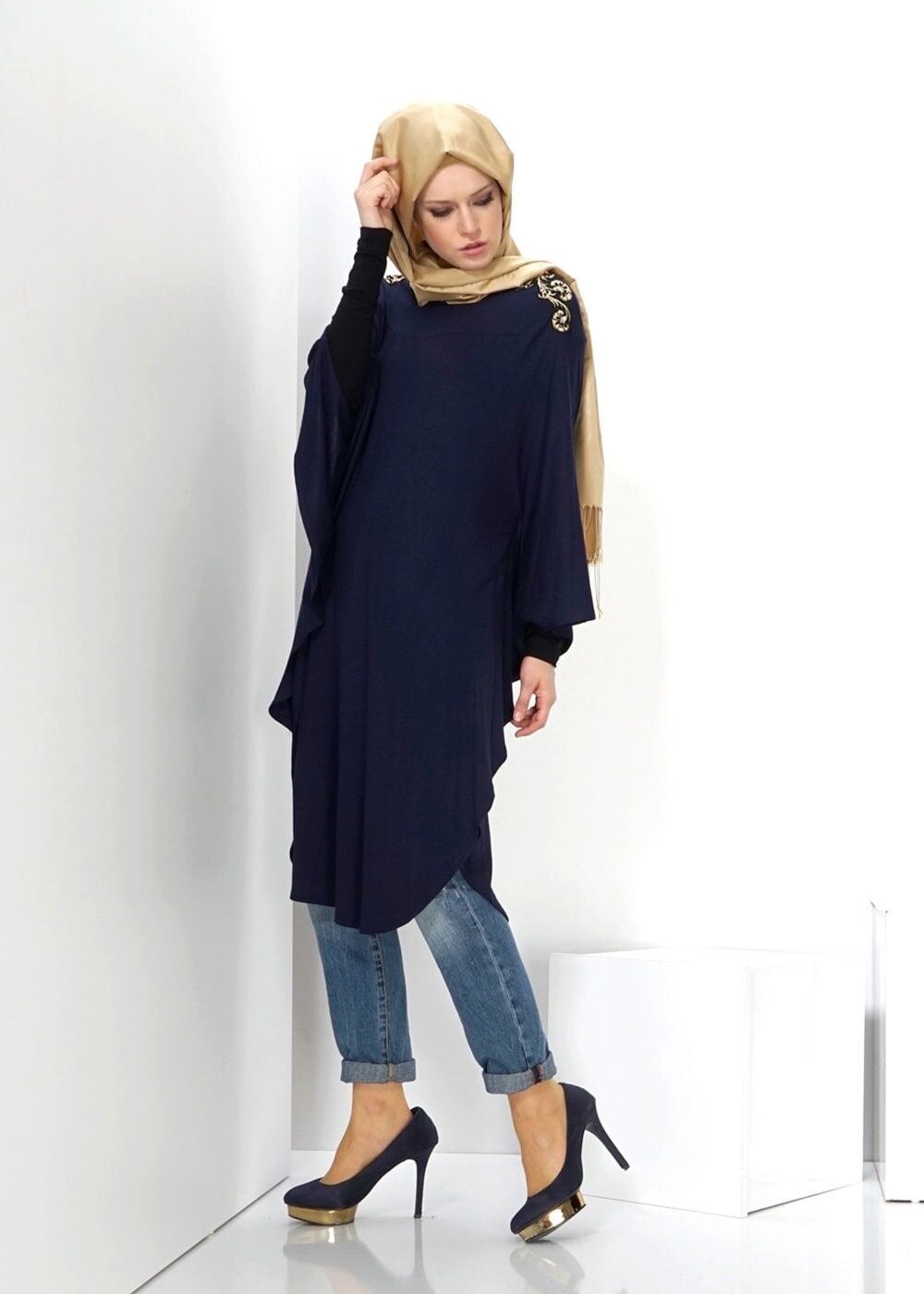 Tesettür giyim LACİVERT TAŞ DETAYLI TUNİK 4421