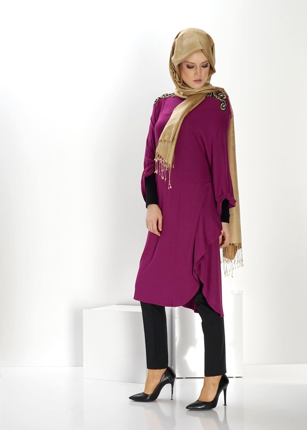 Tesettür giyim MOR TAŞ DETAYLI TUNİK 4421