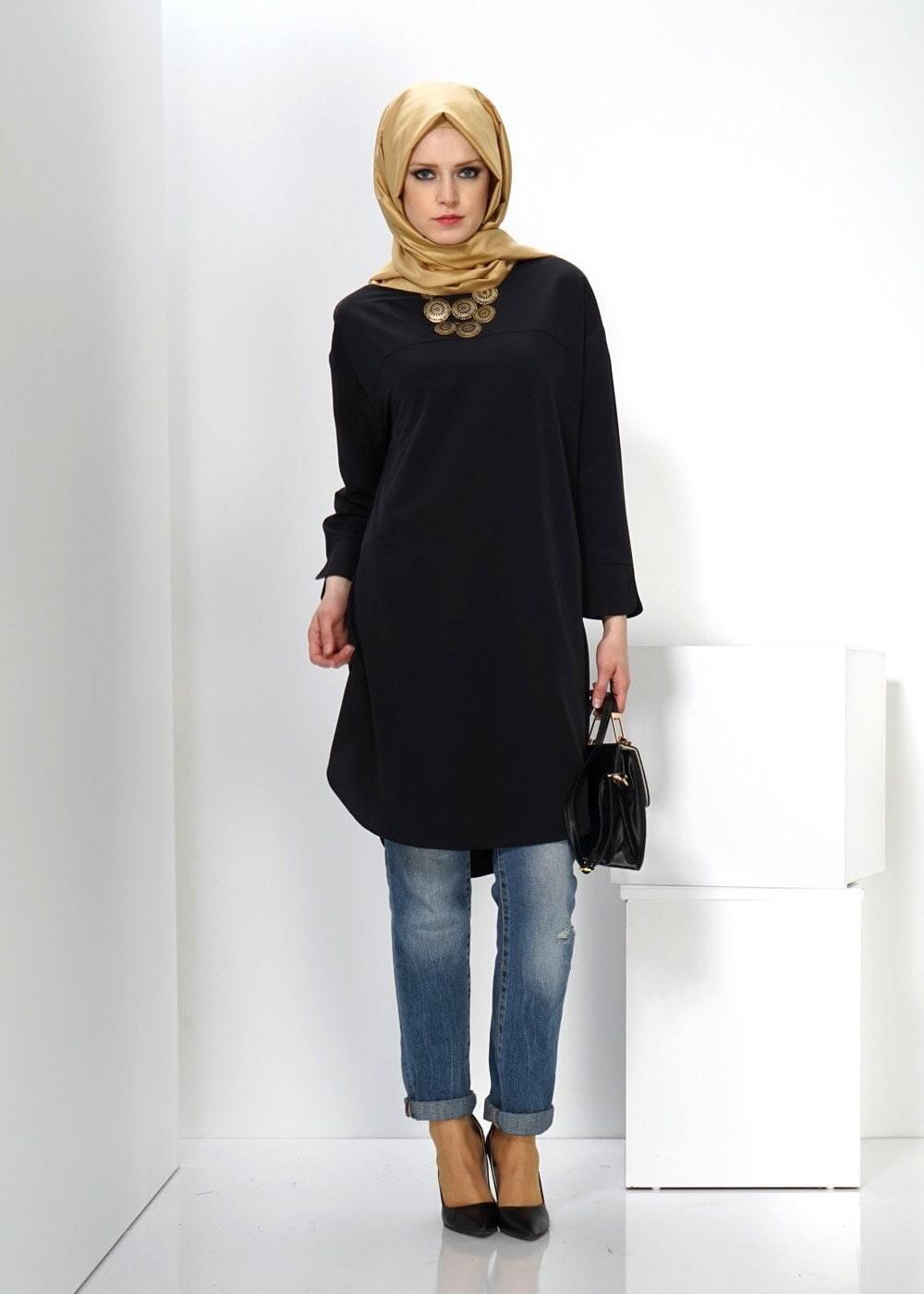 Tesettür giyim SİYAH ASİMETRİK KESİM TUNİK 4440