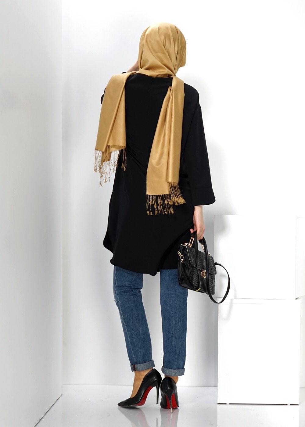 Tesettür giyim SİYAH ASİMETRİK KESİM TUNİK 4440