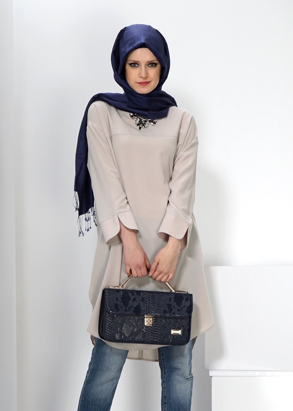 Tesettür giyim BEJ ASİMETRİK KESİM TUNİK 4440