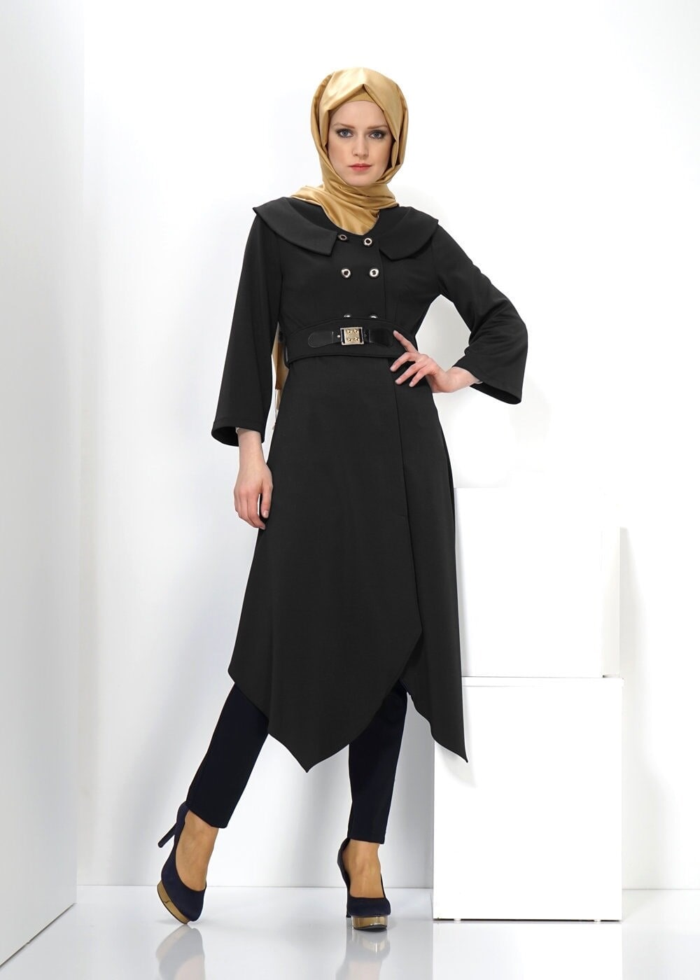 Tesettür giyim SİYAH ASİMETRİK KESİM DÜĞMELİ TUNİK 4453  