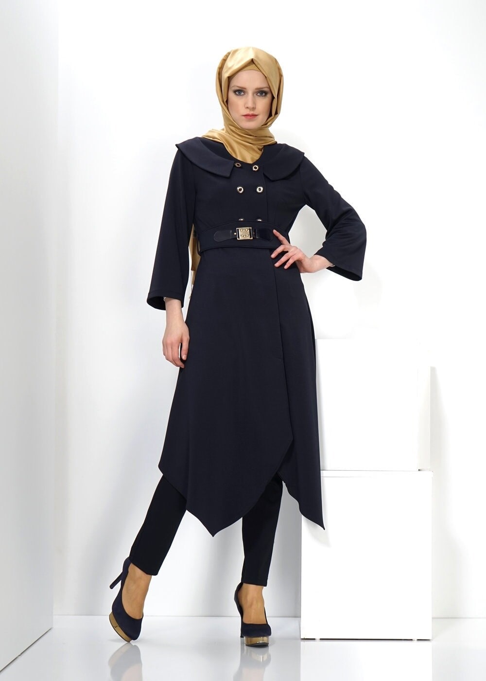 Tesettür giyim LACİVERT ASİMETRİK KESİM DÜĞMELİ TUNİK 4453  